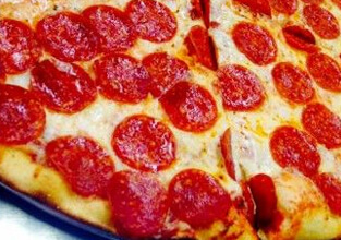 pepperoni-giant-pizza-slice